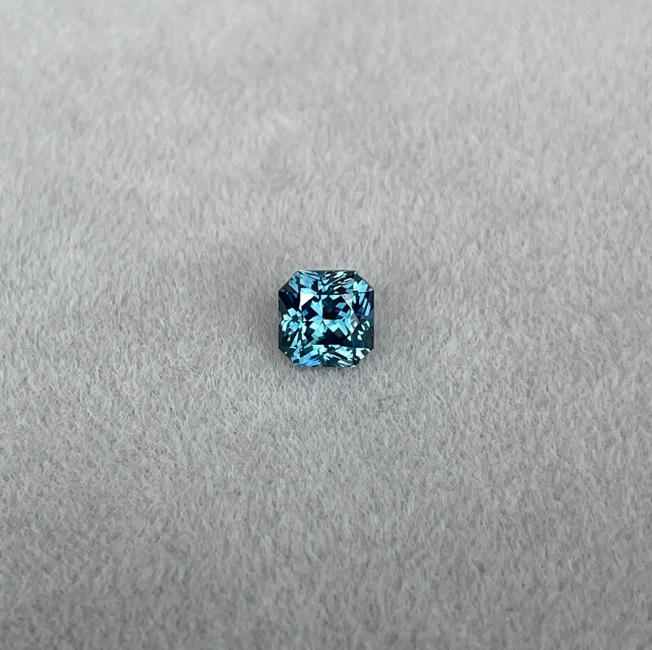 1.14 crt Teal Sapphire| One of a kind, Blue green radiant Sapphire for a diamond Cluster ring, white gold ring Bridal ring Anniversary gift