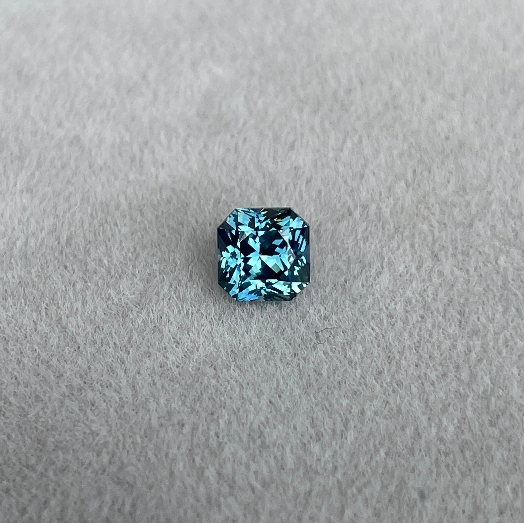1.14 crt Teal Sapphire| One of a kind, Blue green radiant Sapphire for a diamond Cluster ring, white gold ring Bridal ring Anniversary gift