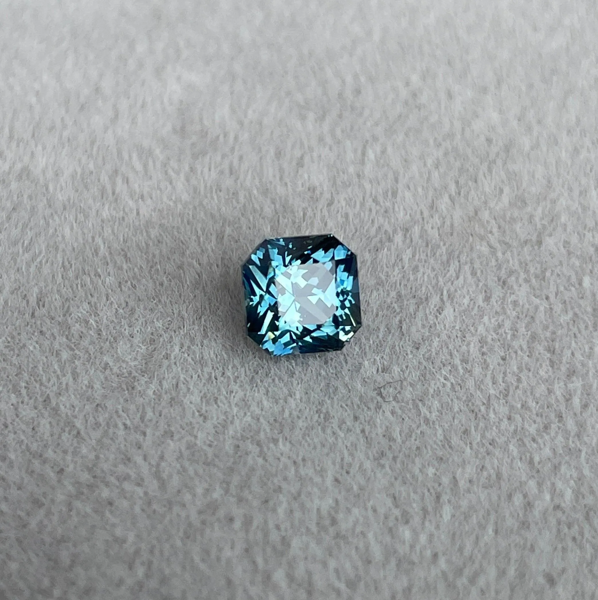 1.14 crt Teal Sapphire| One of a kind, Blue green radiant Sapphire for a diamond Cluster ring, white gold ring Bridal ring Anniversary gift