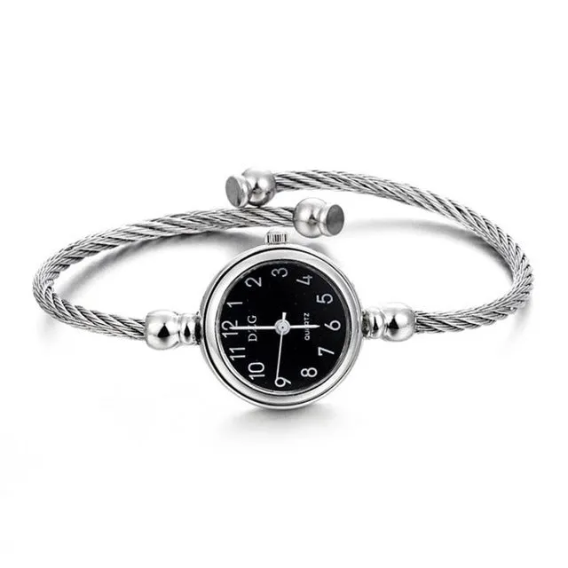 2019 Women's Simple Lady's Quartz Watch