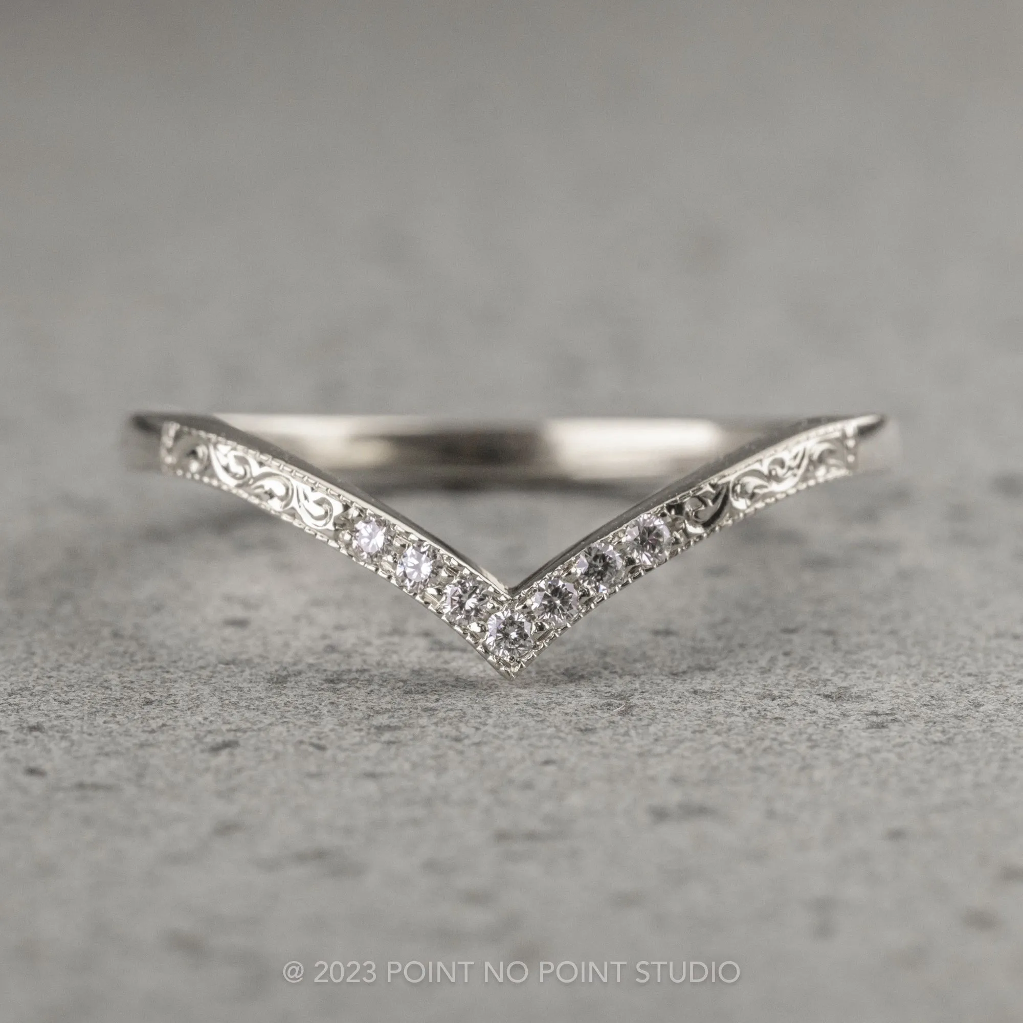 7 Diamond Vintage Vivian Wedding Band, Platinum