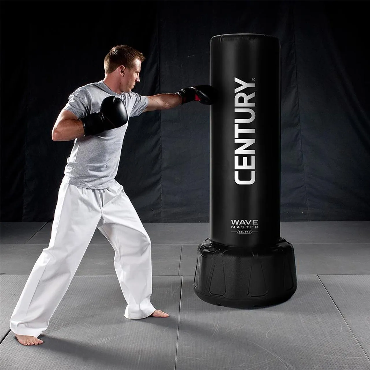 CENTURY WAVEMASTER 2XL PRO FREESTANDING PUNCH BAG