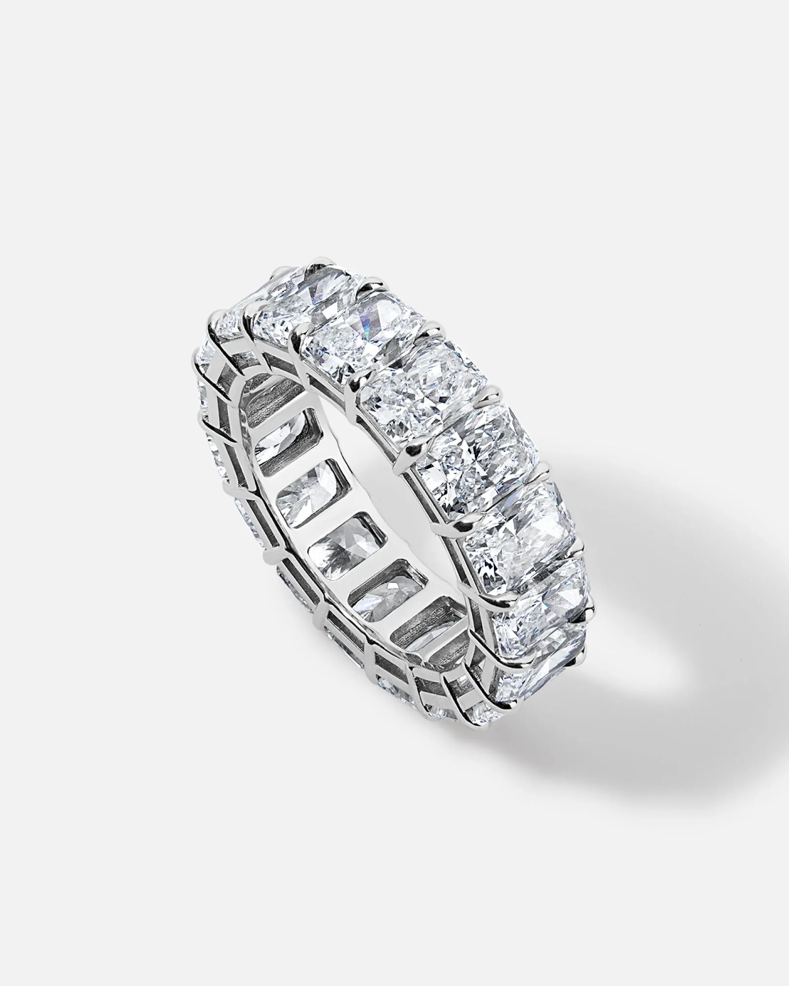CLIO Radiant Eternity Band