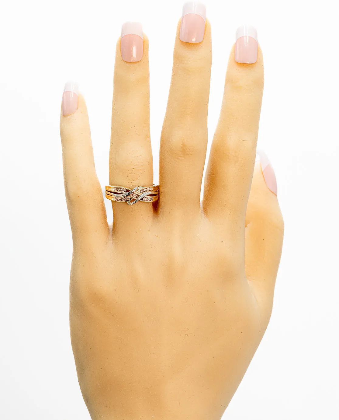 Elegant Crossover Diamond Ring in Yellow Gold tdw 0.15ct