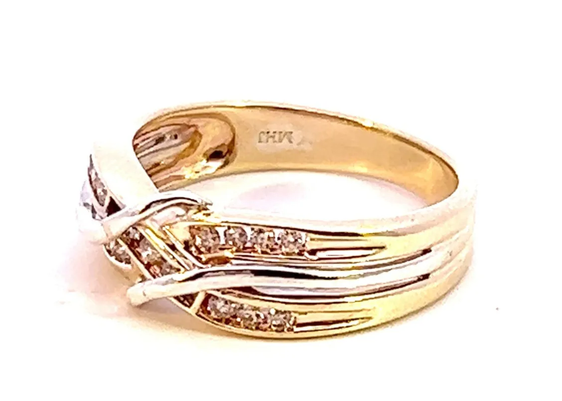 Elegant Crossover Diamond Ring in Yellow Gold tdw 0.15ct