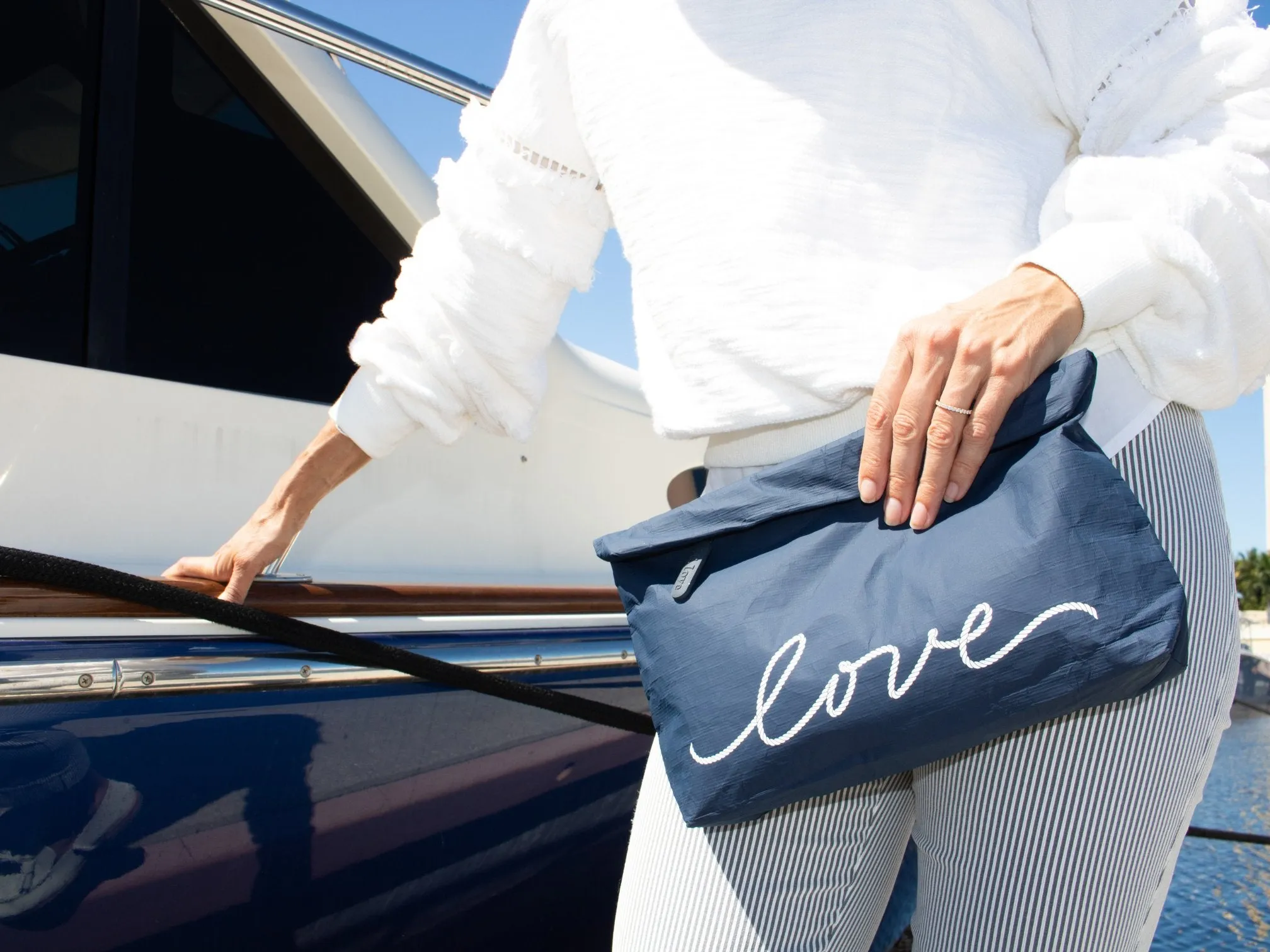 Medium Zipper Pack in Nautical Rope Love in Matte Navy and White