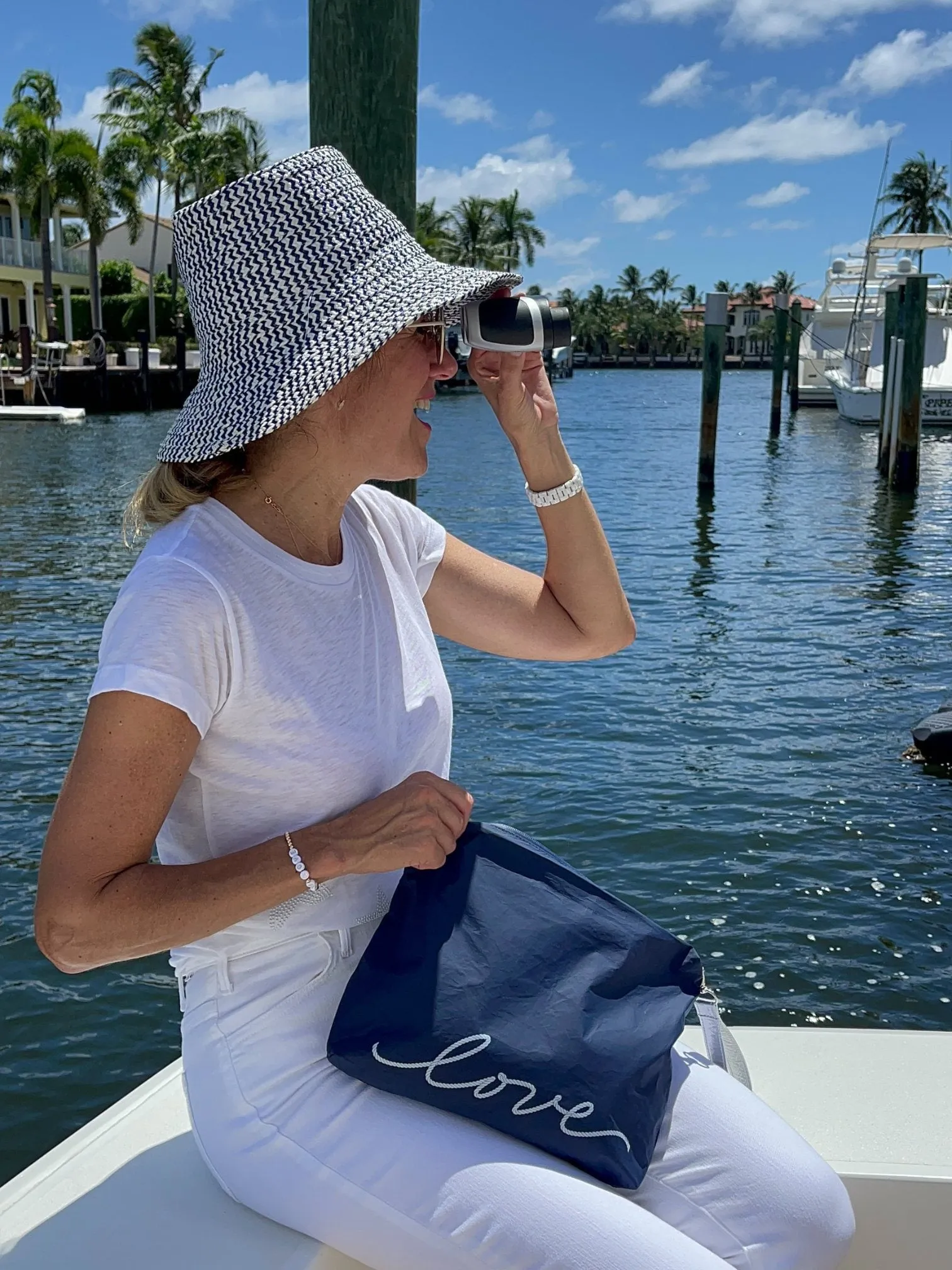 Medium Zipper Pack in Nautical Rope Love in Matte Navy and White