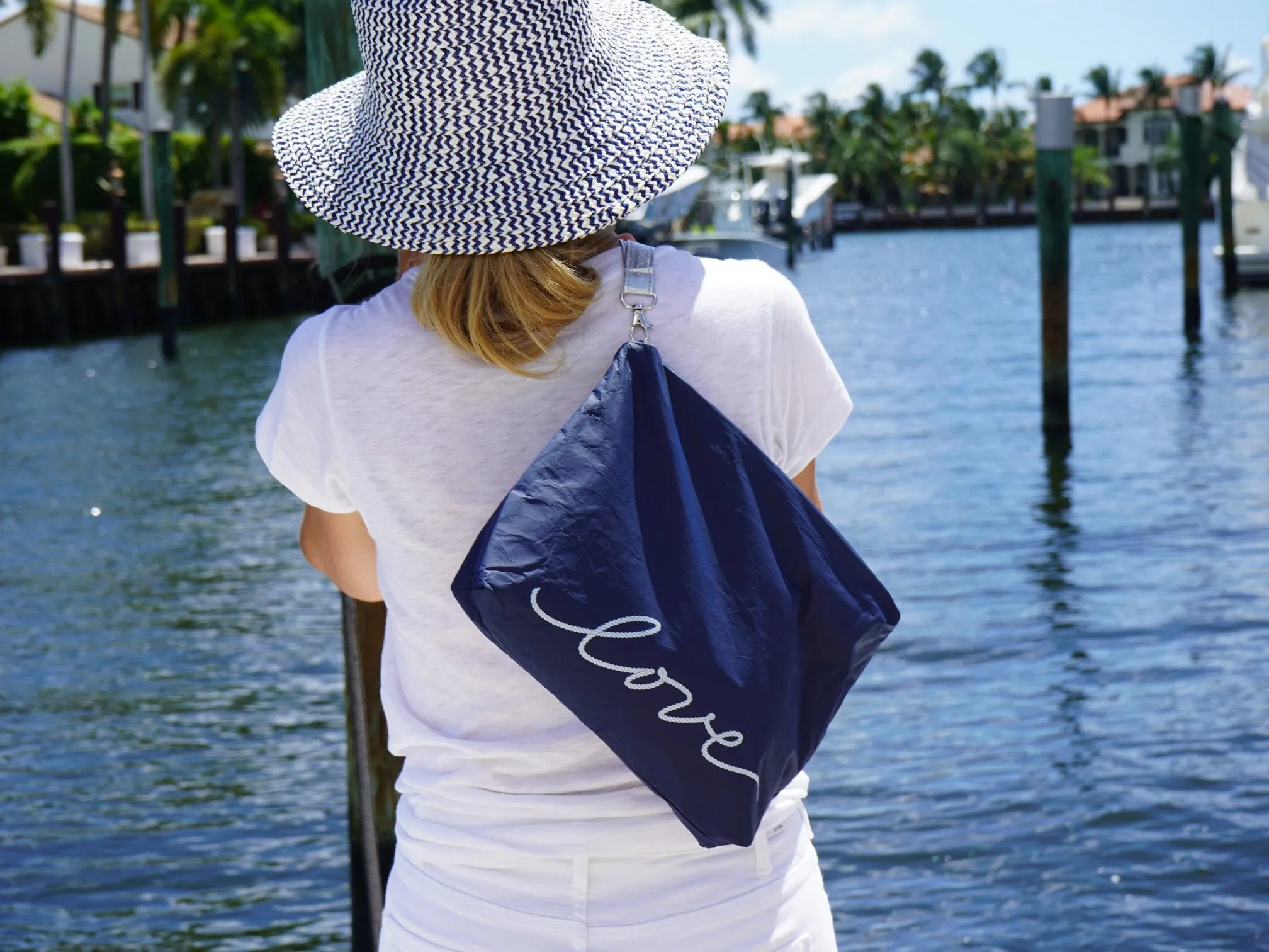 Medium Zipper Pack in Nautical Rope Love in Matte Navy and White
