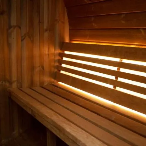 Model E7G 4 Person Barrel Sauna