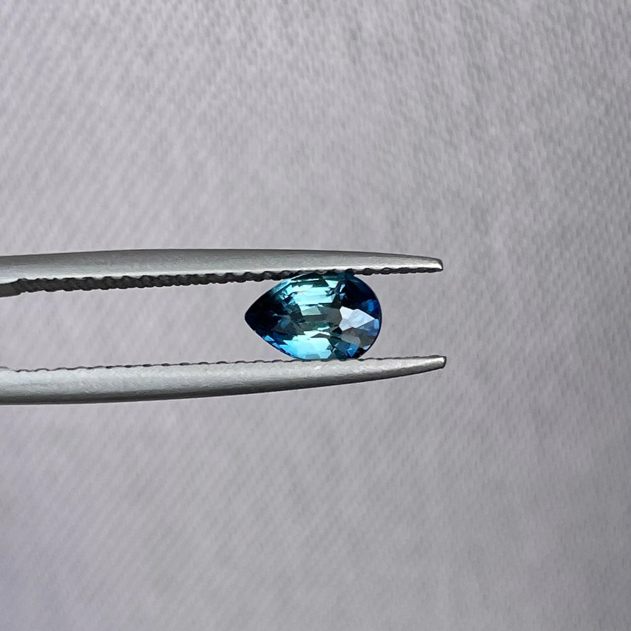 Pear Cut Teal Sapphire Loose Gemstone. 0.71 crt. 6.30 x 4.40 x 3.30mm