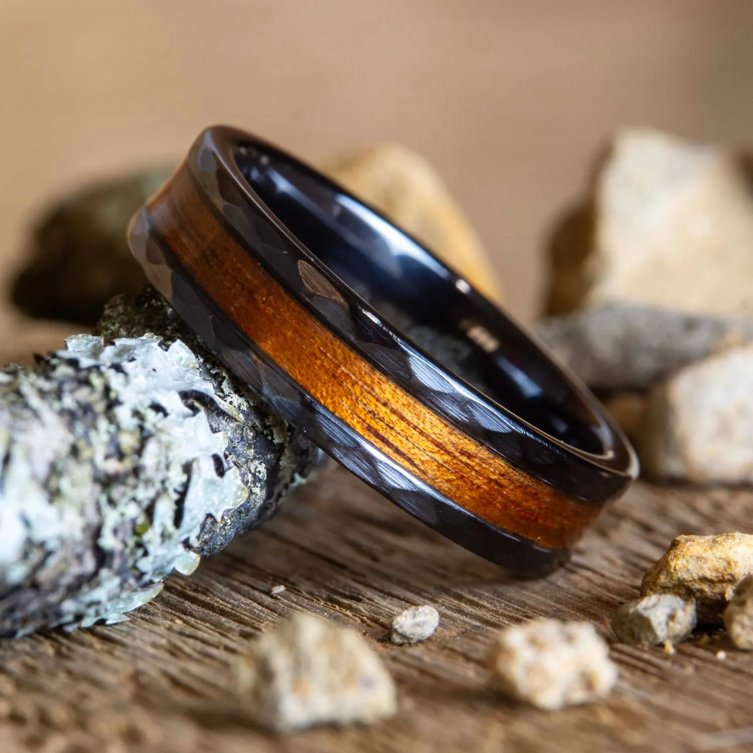 "Golden hammer" Hammered ring with Koa wood inlay